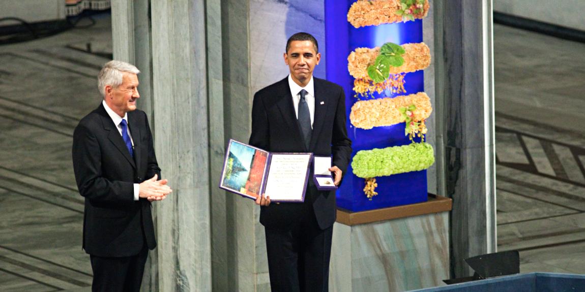 Obama saa Nobelin rauhanpalkinnon Oslossa 2009.