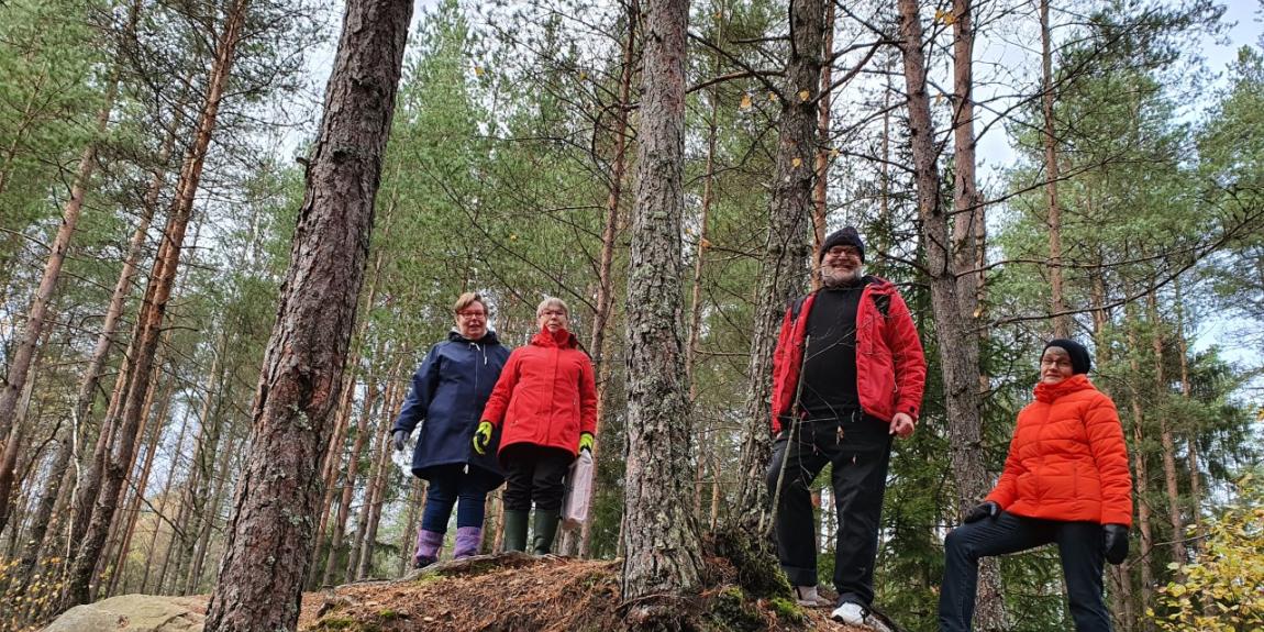 Tiina Sandberg, Liisa Taskinen, JP Väisänen ja Mervi Grönfors Espoon keskuspuistossa