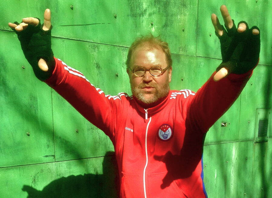 JP Väisänen Suomen sosiaalifoorumissa "Hallituksen ja eduskunnan tulee vähentää Suomen asevarustelumenoja ja ohjata näin säästyvistä rahoista lisää tukea kehitysmaiden itsenäiselle kehitykselle