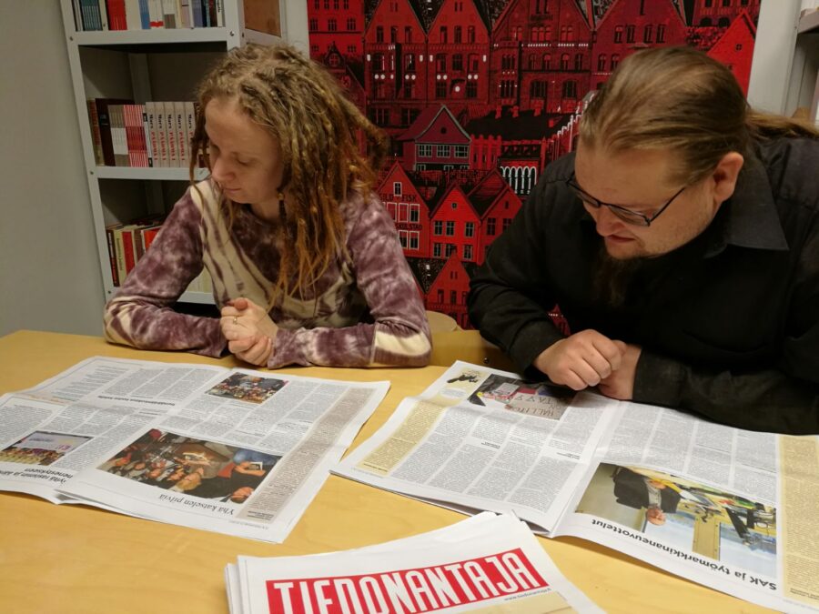 Tiedonantaja kommunismi lehti sanomalehti