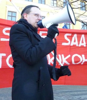 Marko Korevela on SKP:n poliittisen toimikunnan jäsen ja Tiedonantajan päätoimittaja