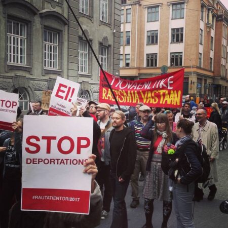 Mielenosoituksessa järkkärinä