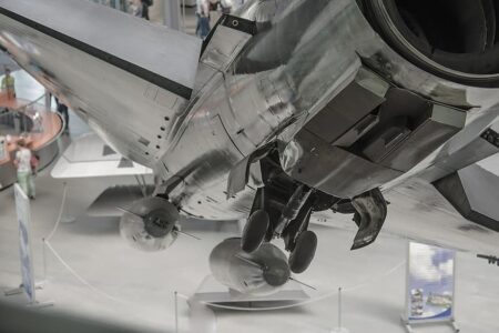 Hävittäjä museossa kuvituskuva Pikist