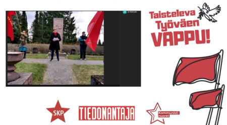 Tiina Sandberg pitää puhetta Malmin hautausmaalla punaisten muistomerkillä.