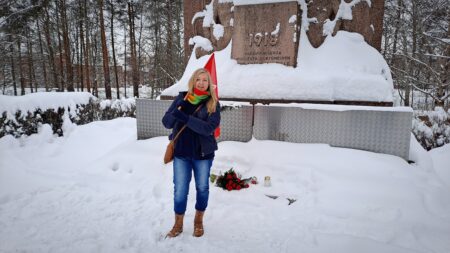 Petra Packalén Punaisten muistomerkki Kalevankangas 31.1.2021