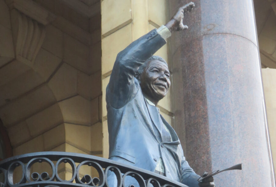 Mandela Kapkaupunki patsas Kuva Tapio Siirilä