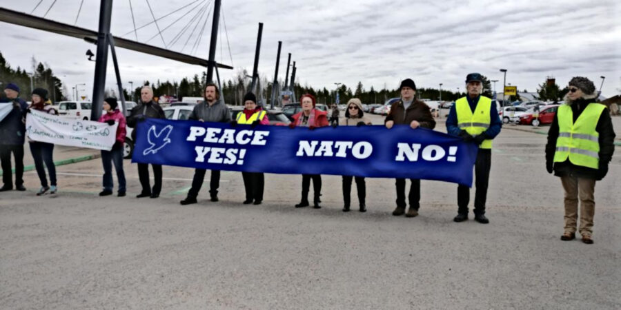 Mielenosoitus Rovaniemella Natoa vastaan.