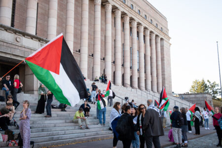 Palestiina solidaarisuus eduskuntatalolla 12.08.2022 kuva Emma Grönqvist
