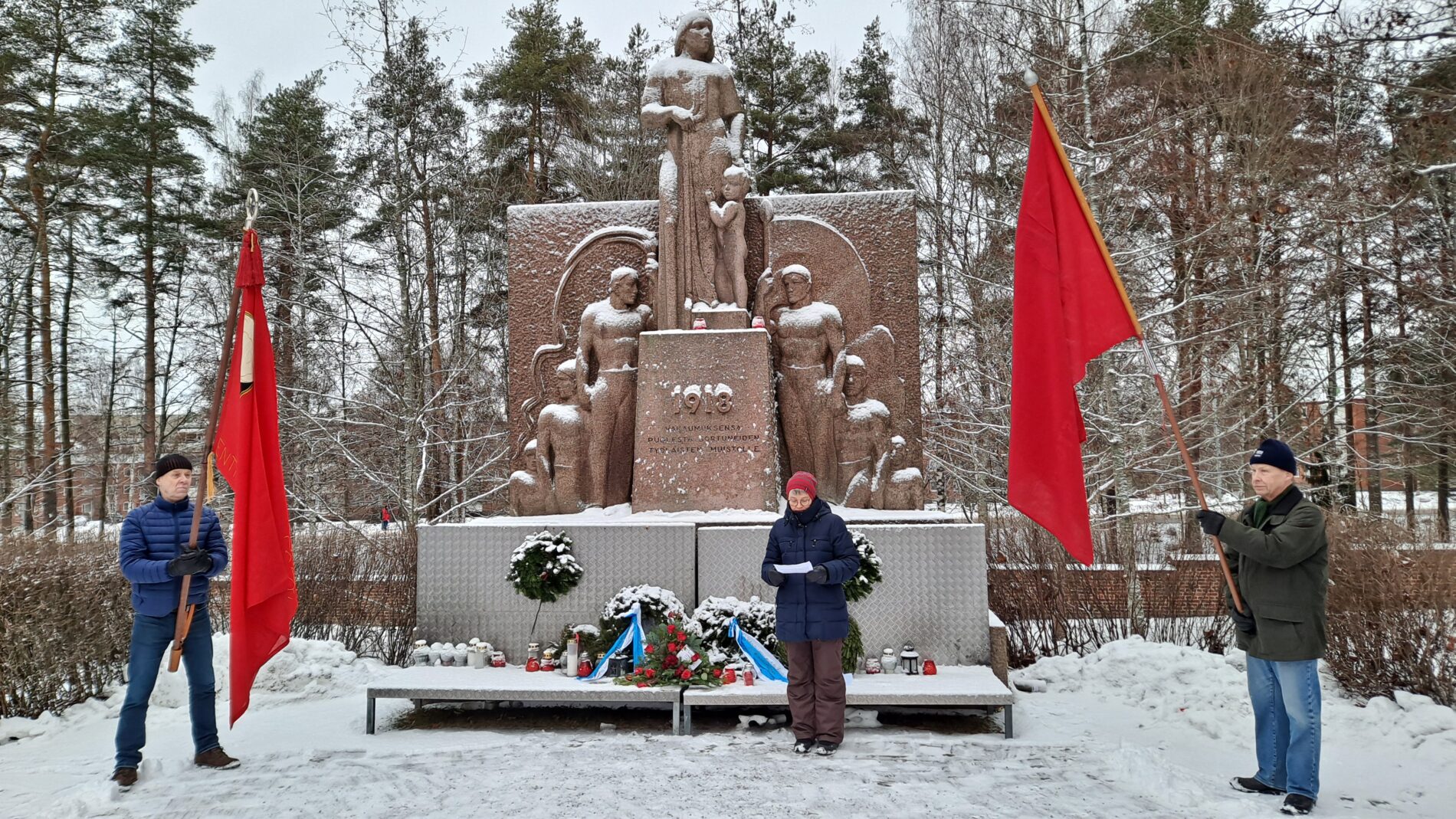 Punaisten haudalla Tampereen Kalevankankaalla 29.1.2023