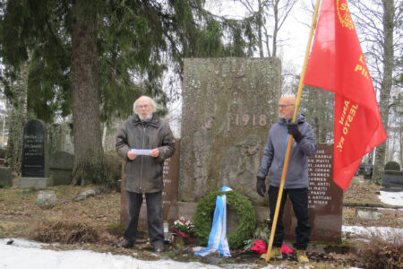 SKP Kemissä Punaisten haudalla vappuna 2023