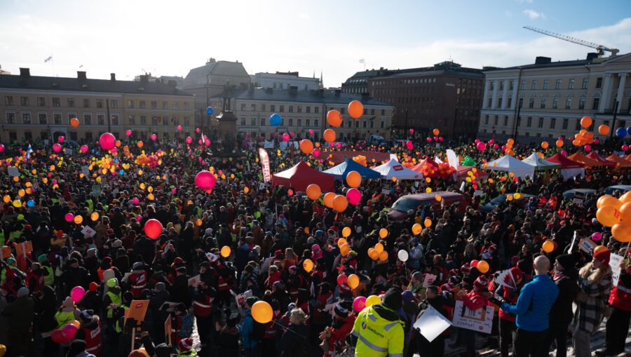STOP NYT mielenosoitus helmikuu 2024 Helsinki Finland kuva Emma Grönqvist