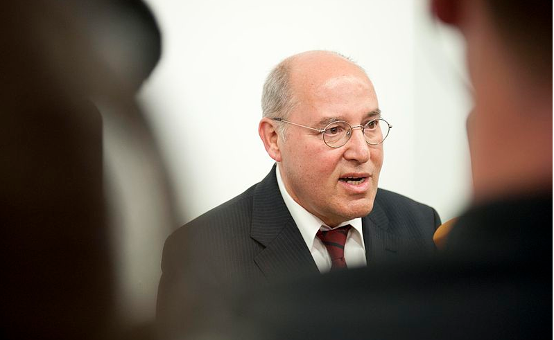 Gregor Gysi perään kuuluttaa solidaarisuutta Brasilian vasemmistolaisten liikkeiden kanssa.