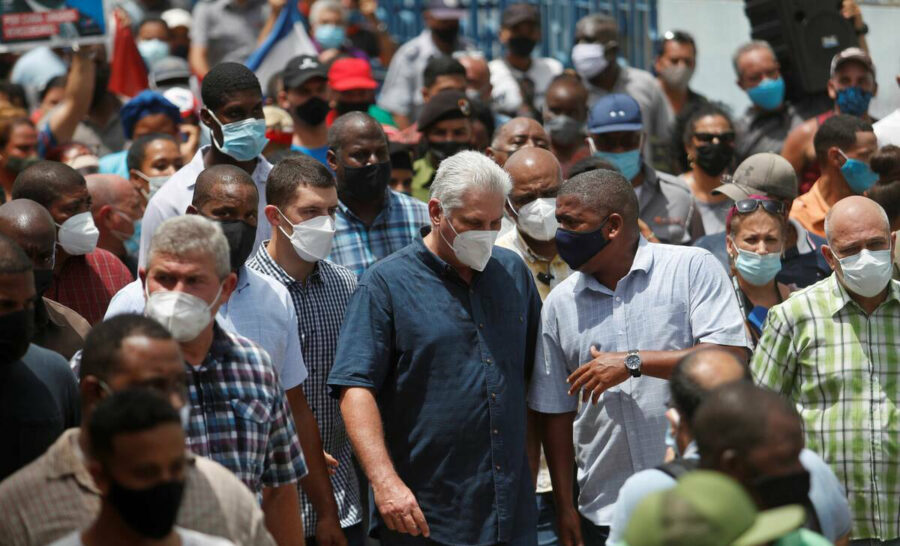 Díaz-Canel marssii kadulla Kuubassa protestien aikaan