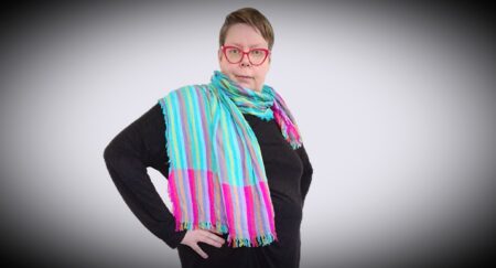 Tiina Sandberg poseeraa.