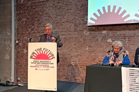 Walter Baier pitämässä puhetta Euroopan vasemmiston kongressissa.